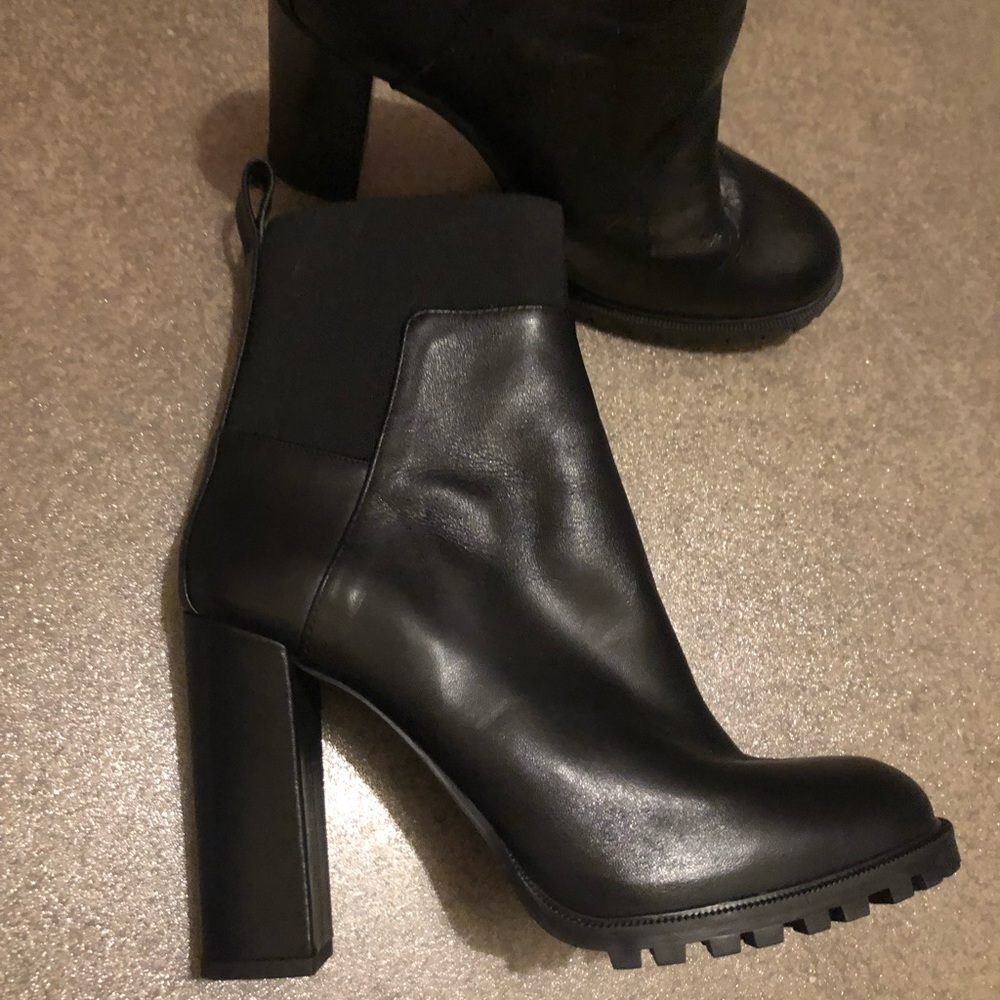 Zara basic collection genuine leather black lug sole ankle boots 41 10 sexy chic